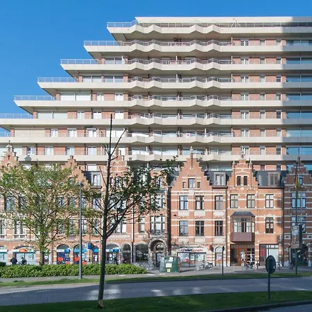 Zongericht Met Zicht Op De Jachthaven * אוסטנדה