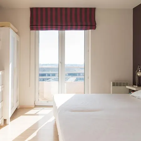 Διαμέρισμα Zongericht Met Zicht Op De Jachthaven Οστένδη